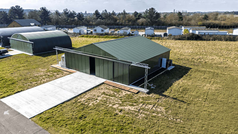 Hangari i Aeroplanëve prej Çeliku