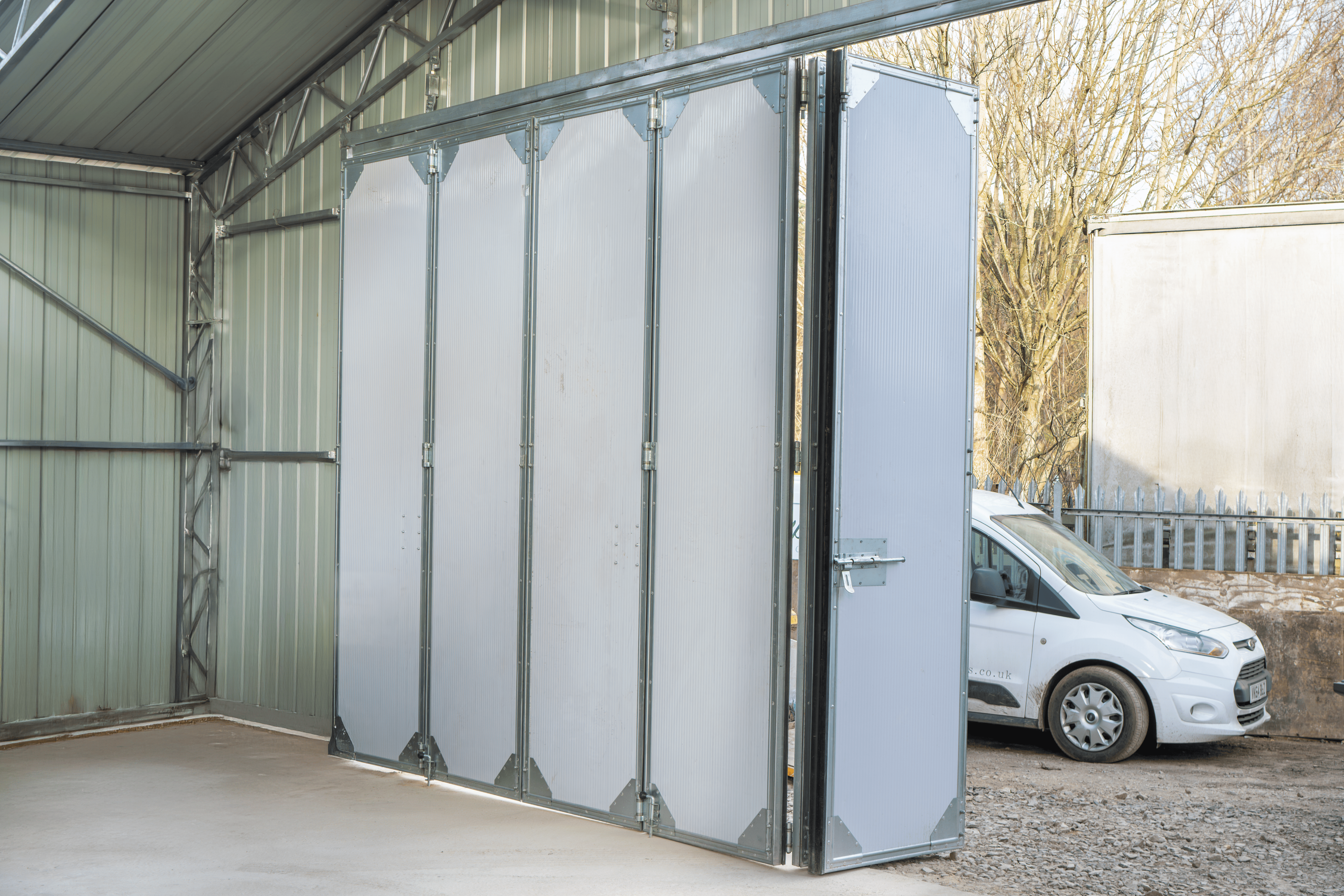 Hangari i Aeroplanëve prej Çeliku