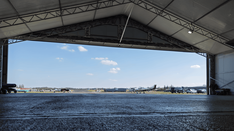 Hangari i Aeroplanëve prej Çeliku